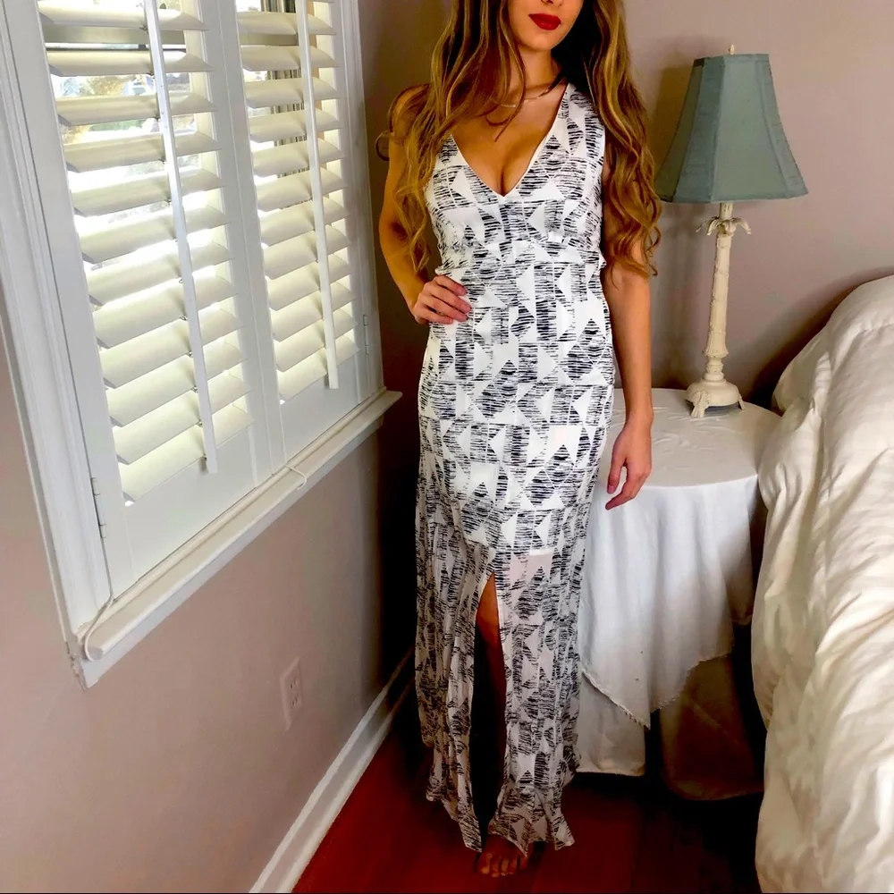 3 LEFT XXS-S Stretchy Chic Lined Slit Black White Spring Beach Maxi Dress - Picture 1 of 4